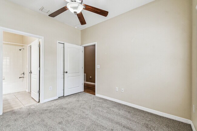 Building Photo - 6348 Linda Lou Ln