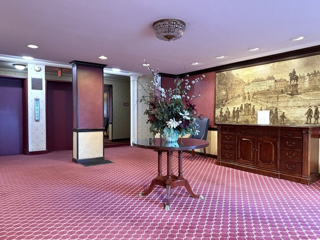 Building Photo - 1200 S Arlington Ridge Rd