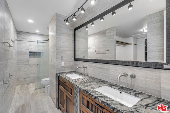 Building Photo - 12358 Moorpark St