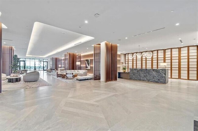 Building Photo - 1116 N Ocean Blvd