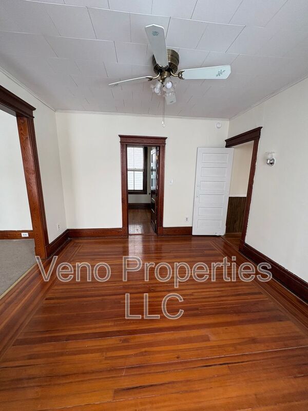 Building Photo - 109 Third Street