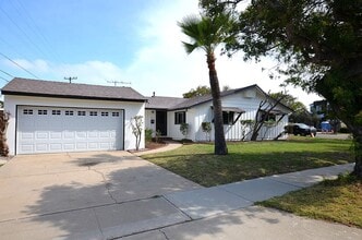 Building Photo - 151 Acacia Way