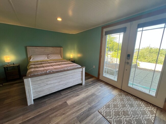 Building Photo - Furnished 1 Bed/ 1 Bath Near PSNS, Utilities Included! MOVE IN BONUS!