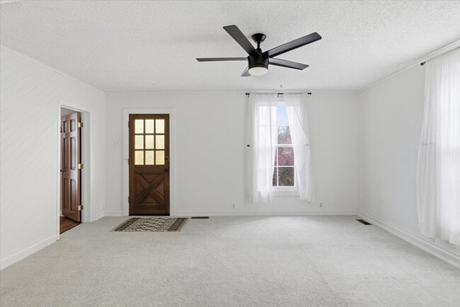 Building Photo - 173 Helman St