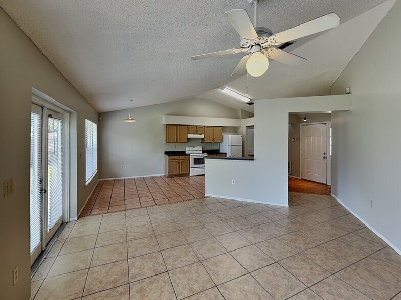 Building Photo - 1618 Cassingham Cir