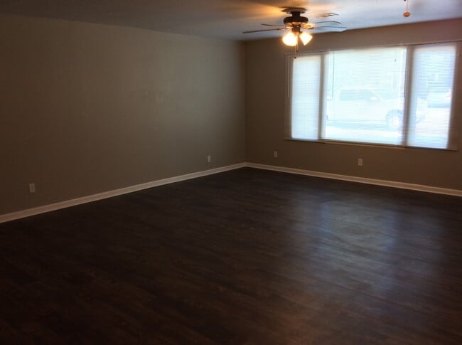 Building Photo - GREAT COLLEGE PROPERTY--PRE-LEASING FOR AUGUST! Completely Updated! 3 bedroom/2 bath Close to TTU...