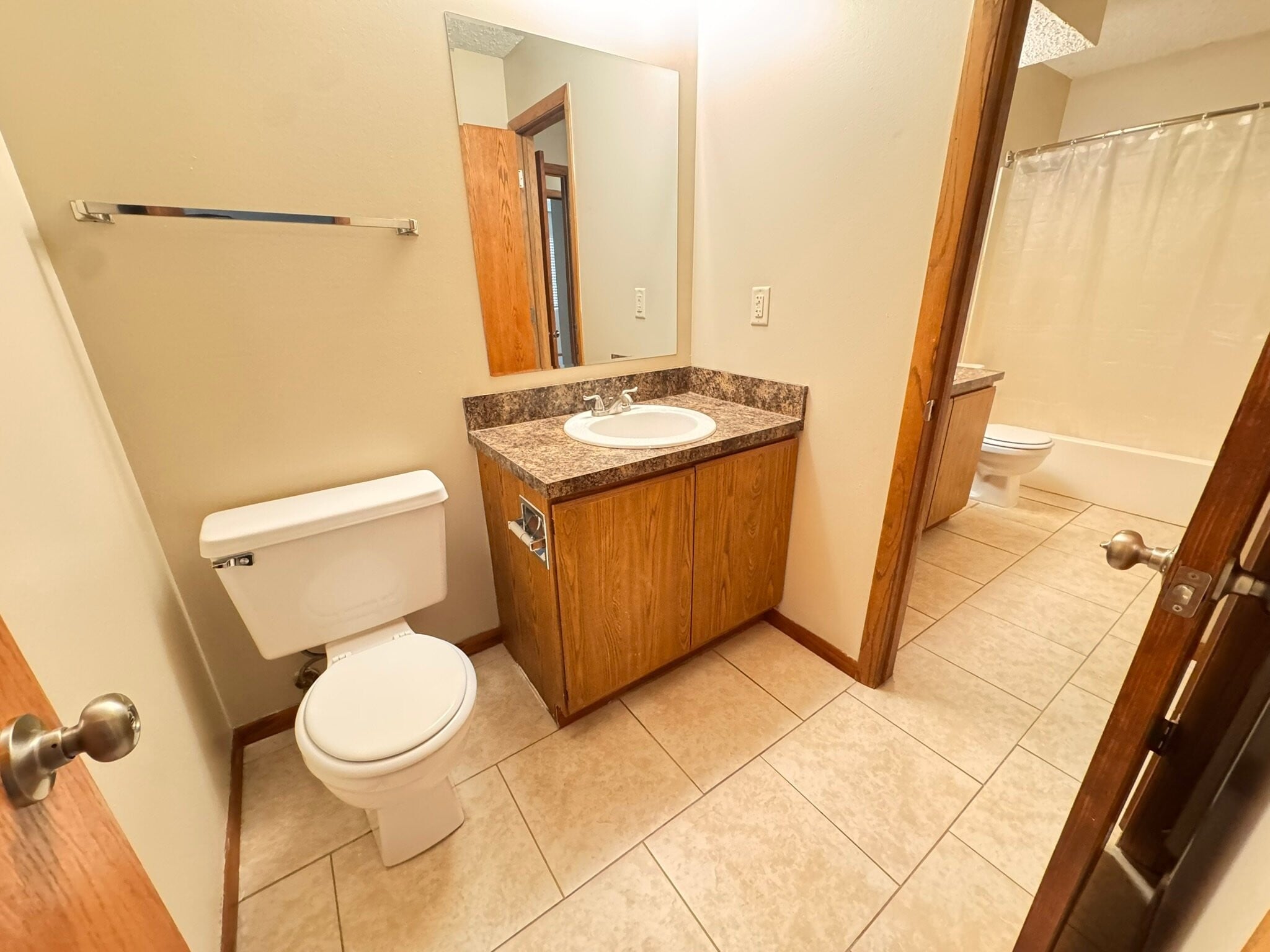Building Photo - 5010 Emerald Dr
