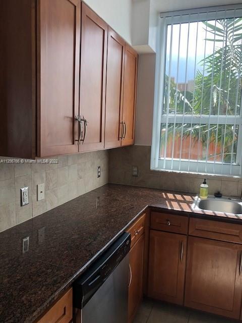 Building Photo - 2000 N Bayshore Dr