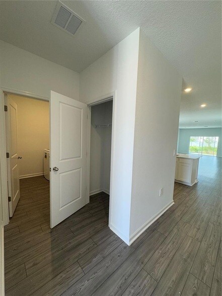 Building Photo - 4725 SW 83rd Lp