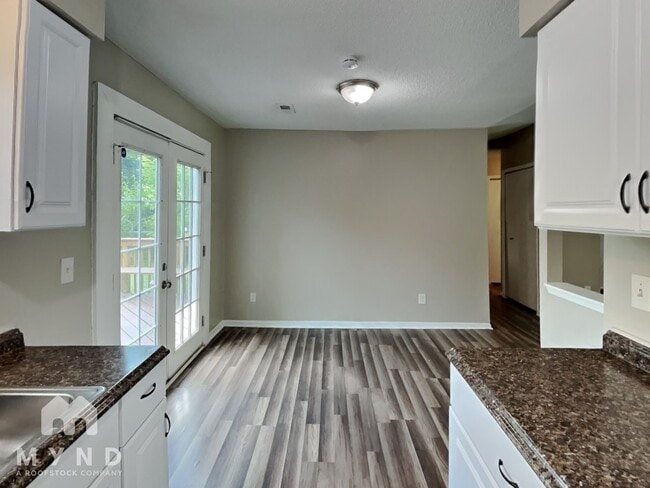 Building Photo - 3035 Falcon Bridge Dr