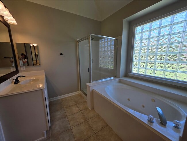 Building Photo - 536 Mannington Ln