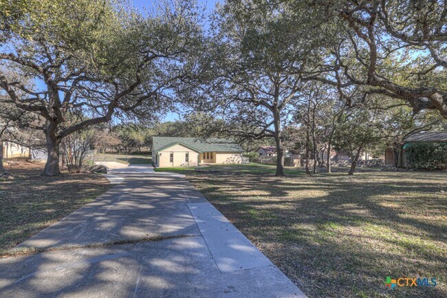 Building Photo - 1260 Flaming Oak Dr