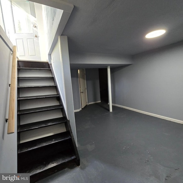 Building Photo - 21676 N Essex Dr