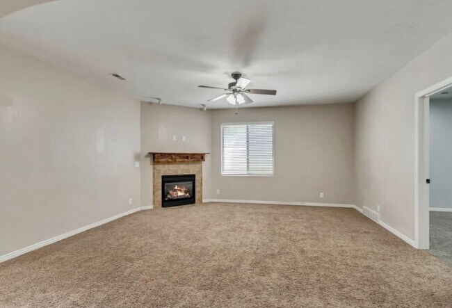 Building Photo - 498 Aspen Peak Dr