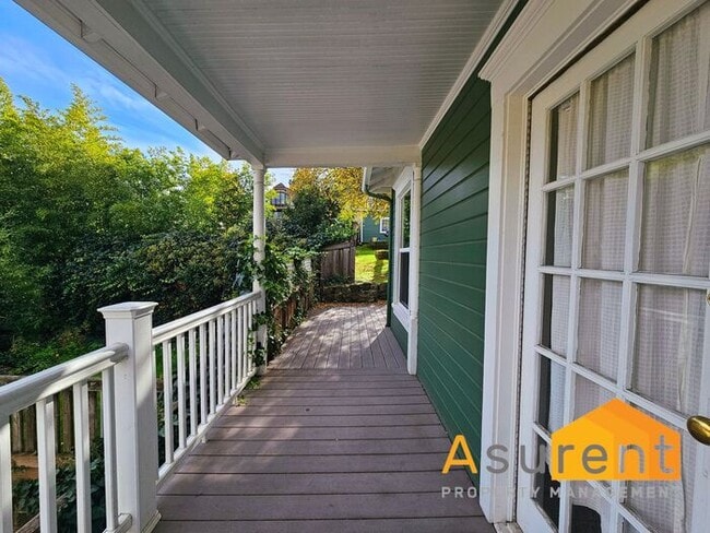 Building Photo - Charming 3-bedroom, 2-bathroom Home: Utili...