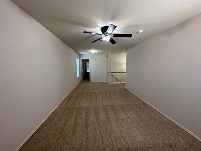 Building Photo - Wonderful home is South Austin. Great loca...