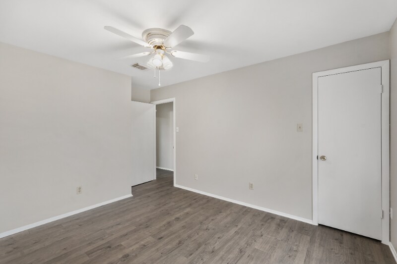 Building Photo - 10814 Sugar Hill Dr