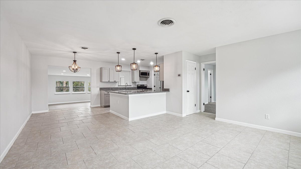 Building Photo - 4800 Key Largo Dr W