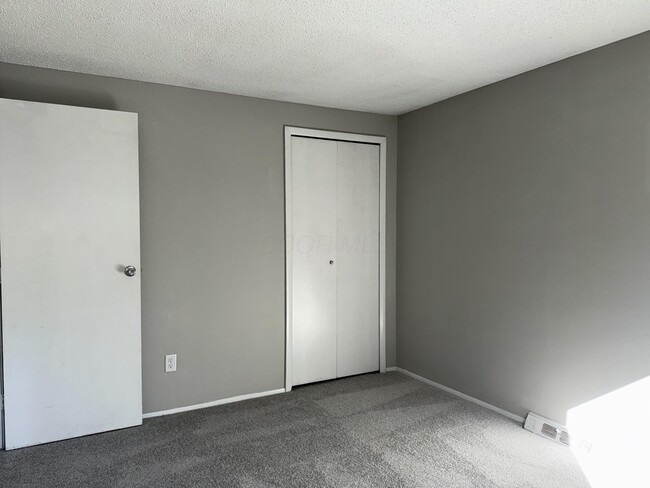 Building Photo - 5398 Mountville Ave