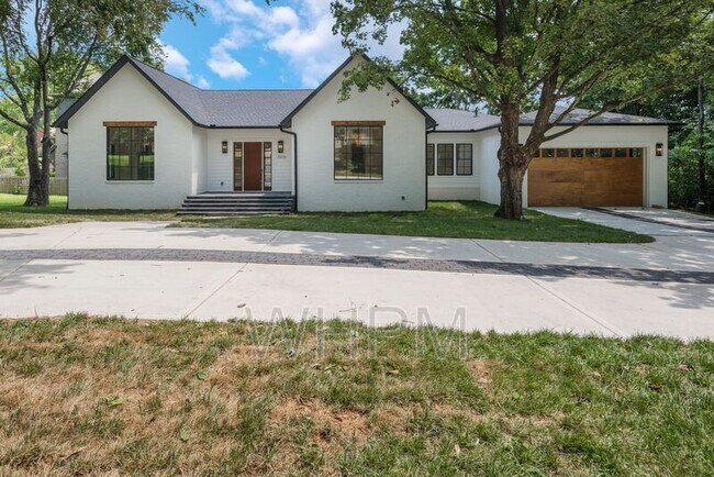 Primary Photo - 541 Skyview Dr
