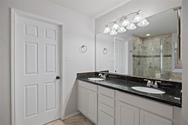 Building Photo - 19718 Gable Woods Dr