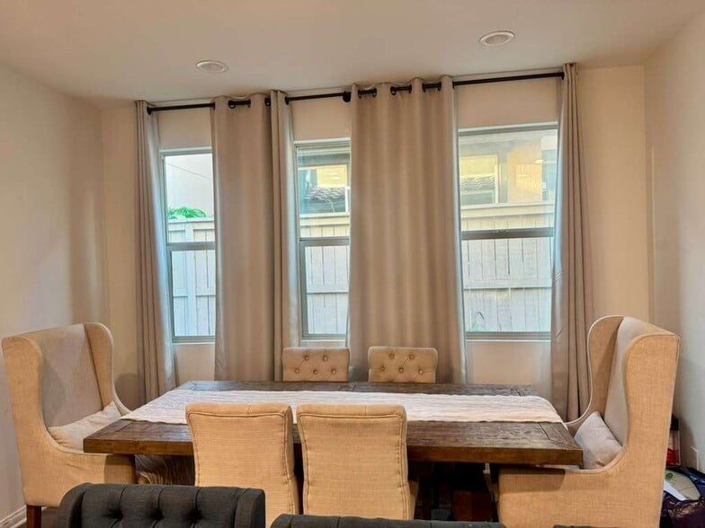 Building Photo - 1042 Sea Glass Way