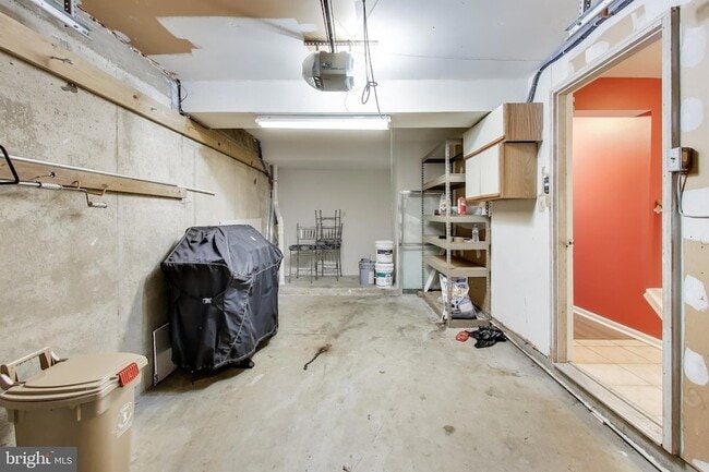 Building Photo - 14100 Oakpointe Dr