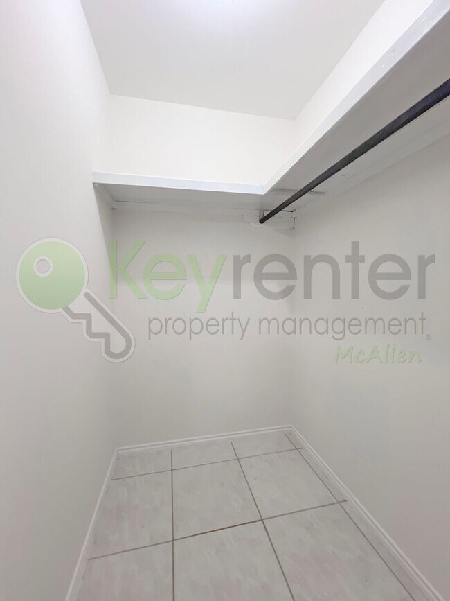 Building Photo - Beautiful 3 bedroom/ 2 bath home in McAllen
