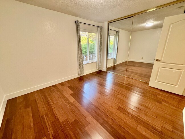 Building Photo - Spacious 4 Bed/2Ba Home in Richmond with Large Backyard!