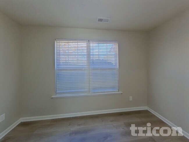 Building Photo - 6 Alderwood Ct