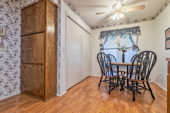 Building Photo - 16 Dulzura Ln