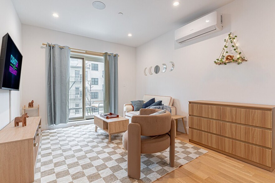 Building Photo - 1255 Decatur St