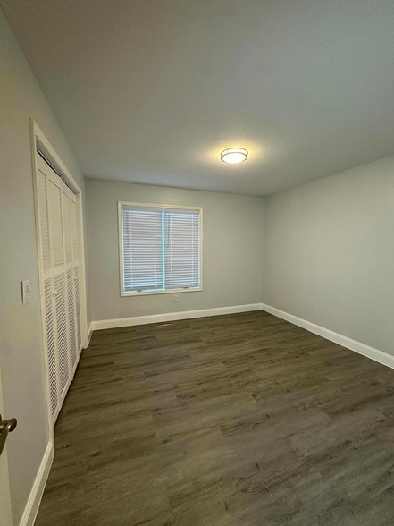 Building Photo - 8890 W Farm Rd 104