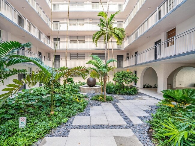 Building Photo - 680 NE 64th St