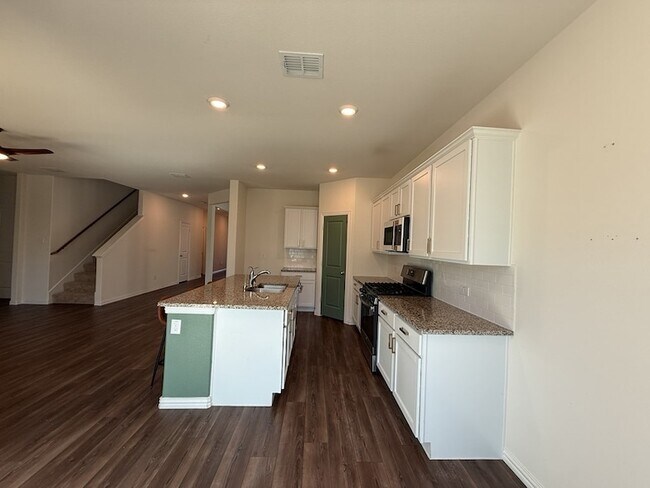 Building Photo - 783 Bayberry Ln