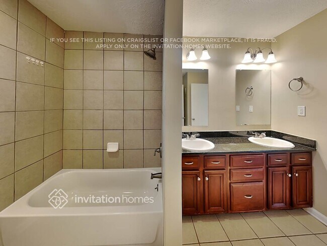 Building Photo - 812 Brighton Dr NW