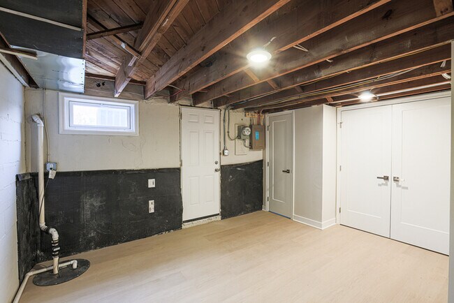 Building Photo - 3 Bedroom Complete Rehab