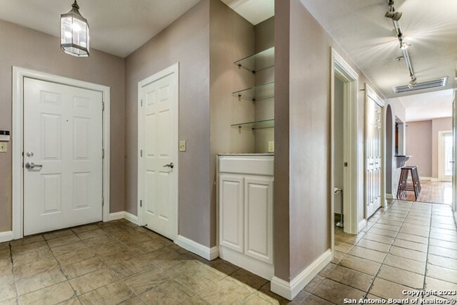 Building Photo - 2-BEDROOM CONDO AT ANDALUSIA CONDOMINIUMS