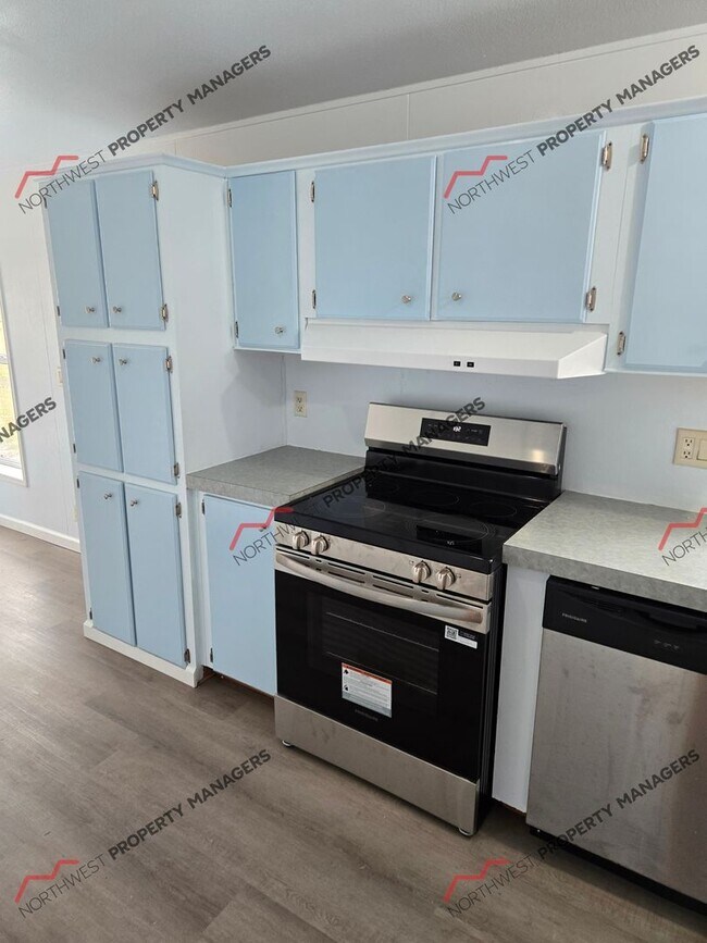 Building Photo - STATUS: *PENDING APPLICATION* | R332 | $2095 + $100 FLAT RATE W/S