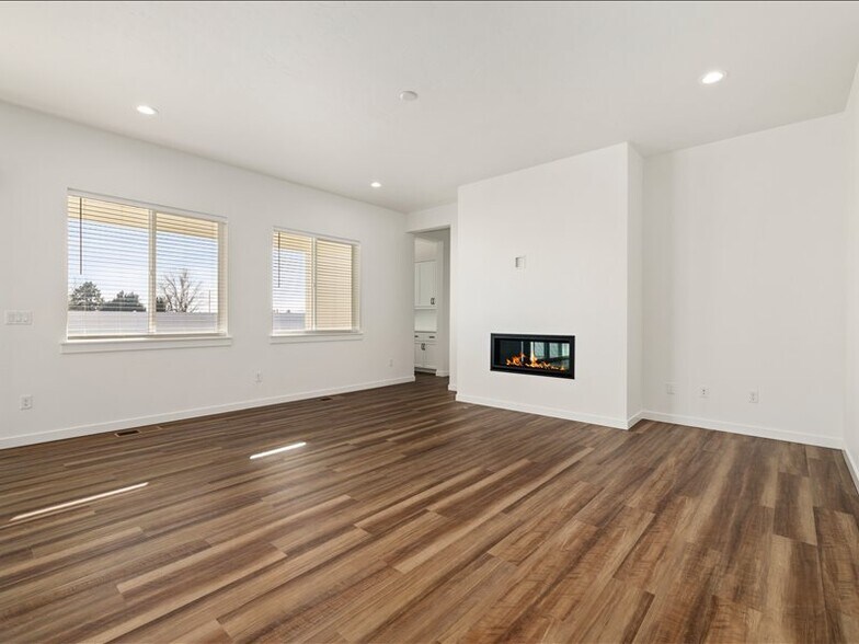 Building Photo - 1523 W Switchgrass Ct