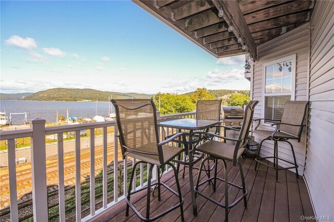 Building Photo - 213 Waterside Close