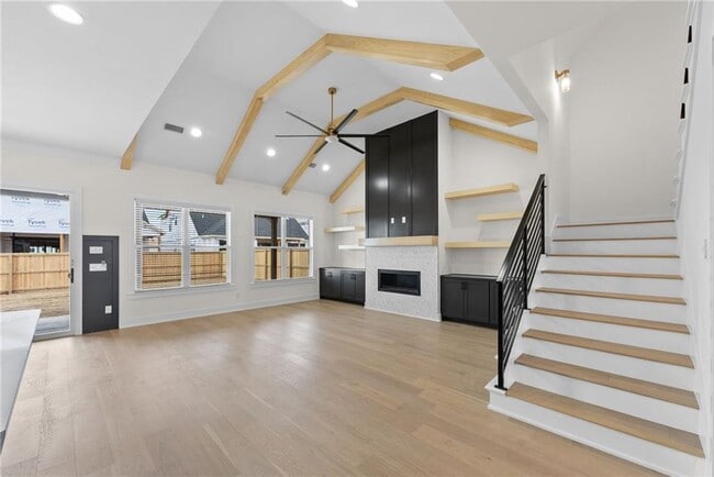 Building Photo - 6114 S 40th Pl