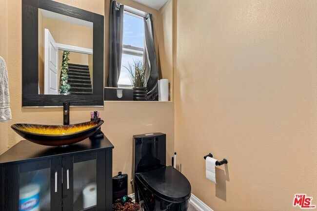 Building Photo - 720 Grace Ave