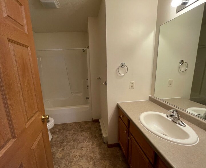Building Photo - 4113 Echo Valley Dr