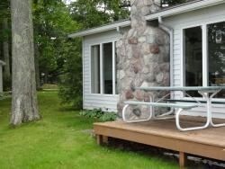 Building Photo - 2 br, 1.5 bath House - 4865 Lakeview