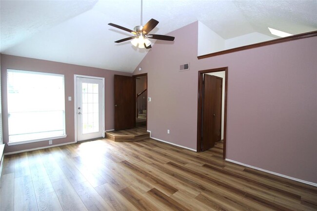 Building Photo - 3515 Woodmere Ln