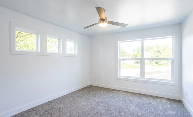 Building Photo - 804 Delaware Ave