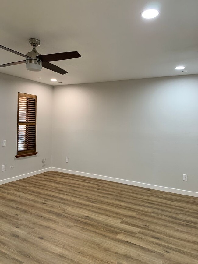 Building Photo - 1800 Colonial Pkwy