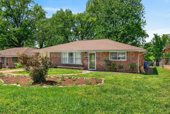 Building Photo - 2047 Goodale Ave