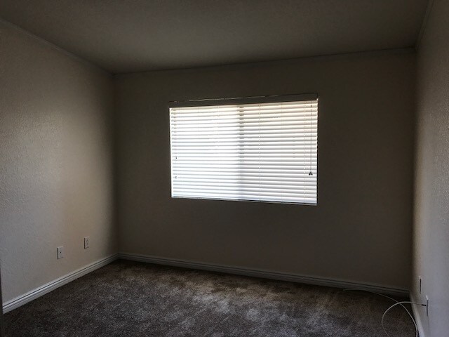 Building Photo - 78650 Ave 42